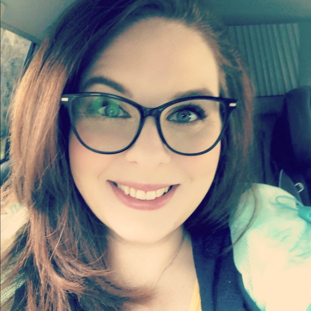 Meet your Posher, Abria